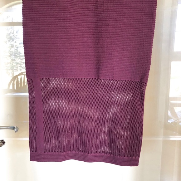 🍦 2/$30🍦 BCBG Burgundy High Waisted Pencil Skirt - Picture 3 of 5